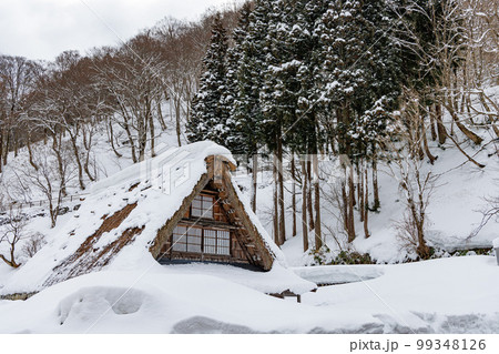 五箇山 菅沼合掌造り集落 雪景色 五箇山 菅沼合掌造り集落 雪景色 99348126