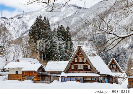 五箇山 菅沼合掌造り集落 雪景色 五箇山 菅沼合掌造り集落 雪景色 99348218
