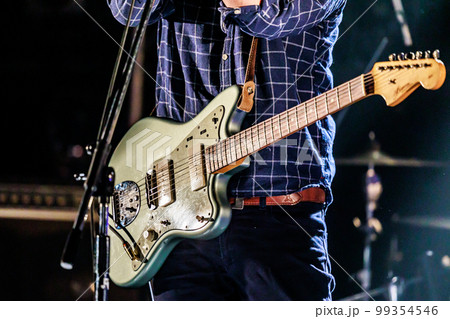 ギタリスト ギタリスト 99354546