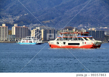 安芸の宮島へ… 海の玄関口とフェリー 99357863