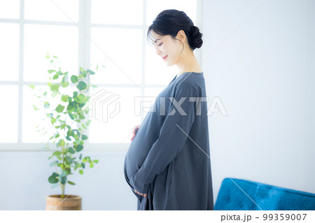 妊婦 リビング 妊婦 リビング 99359007