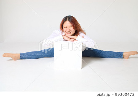 白シャツ 女性 白シャツ 女性 99360472