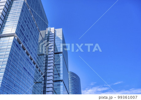 東京都港区港の都市風景　高層ビル群 99361007