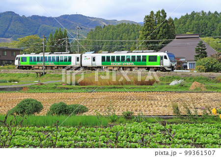 大糸線のリゾートビューふるさと 秋の白馬山麓 大糸線のリゾートビューふるさと 秋の白馬山麓 99361507