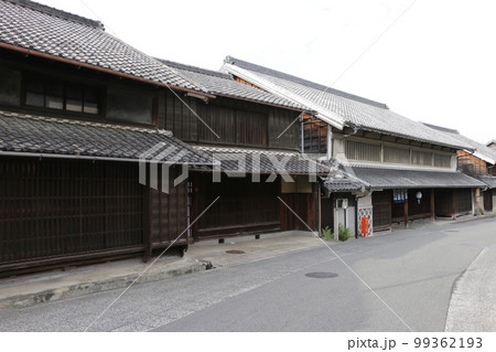 旧東海道沿いに江戸時代から続く町並みを残す有松 旧東海道沿いに江戸時代から続く町並みを残す有松 99362193
