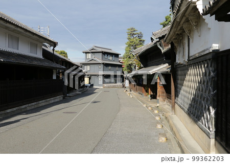 旧東海道沿いに江戸時代から続く町並みを残す有松 99362203