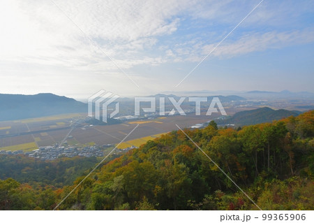 観音寺城 大石垣からの景色 観音寺城 大石垣からの景色 99365906