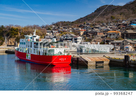 瀬戸内海に浮かぶ男木島　アートの島　 99368247