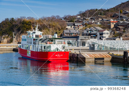 瀬戸内海に浮かぶ男木島　アートの島　 99368248