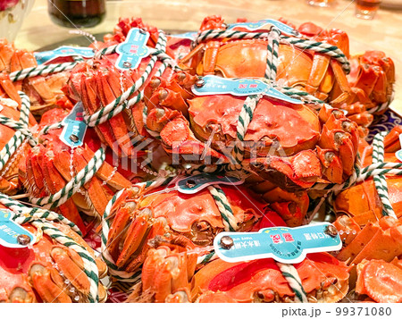 上海の秋の味覚・上海蟹 99371080