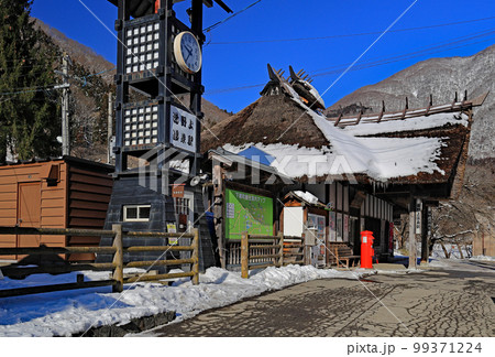 会津鉄道湯野上温泉駅 茅葺き屋根の駅舎湯野上温泉駅 会津鉄道湯野上温泉駅 茅葺き屋根の駅舎湯野上温泉駅 99371224