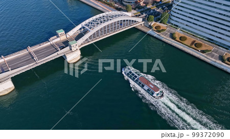 遊覧船　水上バス　空撮 99372090