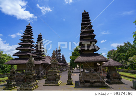 世界遺産タマンアユン寺院の神殿・多重塔メル（インドネシア・バリ島） 99374366