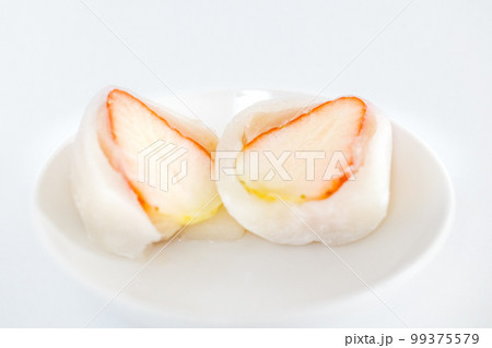 スイーツイメージ　苺大福 99375579