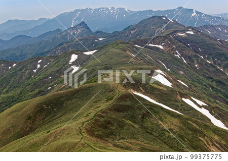 初夏の上越国境・蓬峠と大源太山・巻機山 初夏の上越国境・蓬峠と大源太山・巻機山 99375775