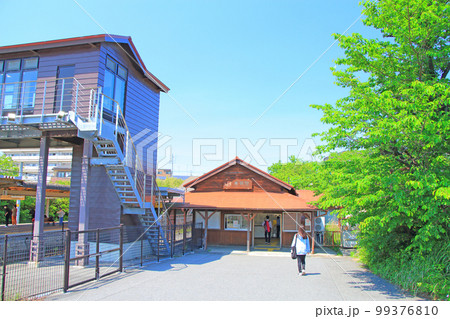 半田市、亀崎駅の風景 99376810
