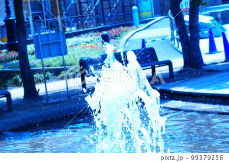 カラー　流れ　川　透明　透過　（2023年2月登録） 99379256