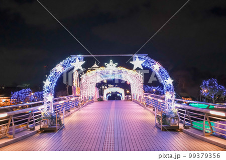 鴎外橋の小倉イルミネーション夜景 99379356