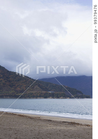 12月初旬 福井県敦賀市雨の晴れ間の気比の松原 12月初旬 福井県敦賀市雨の晴れ間の気比の松原 99379476