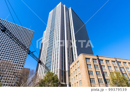 日本の東京都市景観　霞が関の文部科学省などを望む 99379539