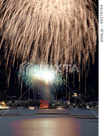 大鳥居修復祝い花火 99379764