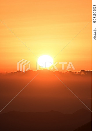 日本百名山「剣山」の御来光、初日の出（2023） 99380633