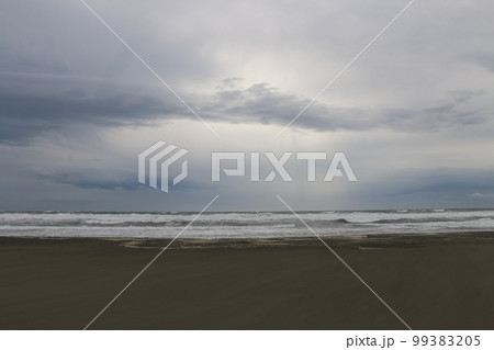 荒波と太陽 荒波と太陽 99383205