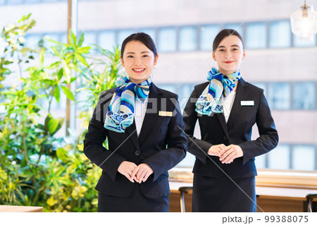受付の若い女性 撮影協力:WEEK芝大門(サンフロンティア不動産) 受付の若い女性 撮影協力:WEEK芝大門(サンフロンティア不動産) 99388075