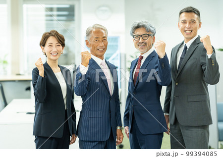 ビジネスマン　ビジネス 99394085