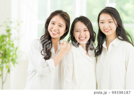 ビューティー　若い女性 99396187