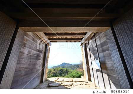 岡山県総社市の鬼城山にある古代山城「鬼ノ城」国史跡 99398014