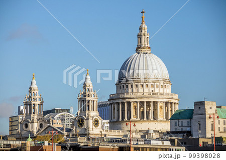 St Pauls Cathedral in London St Pauls Cathedral in London 99398028