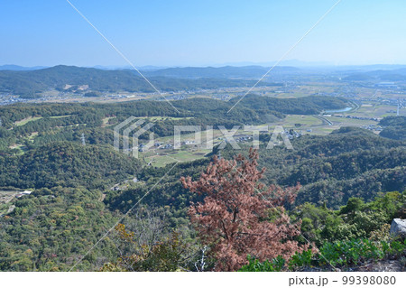 岡山県総社市の鬼城山にある古代山城「鬼ノ城」国史跡 99398080