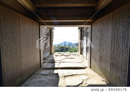 岡山県総社市の鬼城山にある古代山城「鬼ノ城」国史跡 99398176