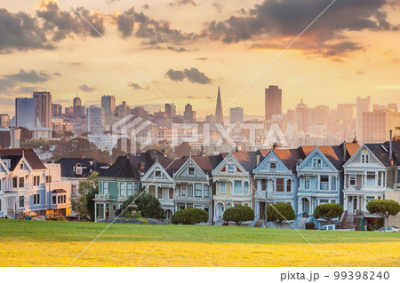 Famous view of  downtown San Francisco at Alamo Square 99398240