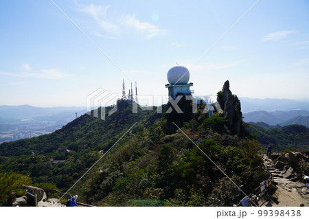 岩 石 グー 99398438