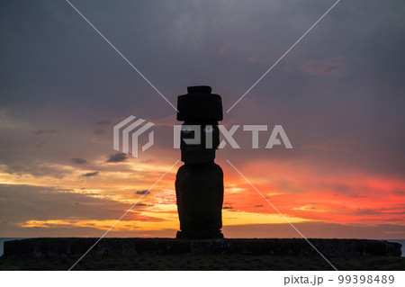 Moai statues in Easter Island Moai statues in Easter Island 99398489