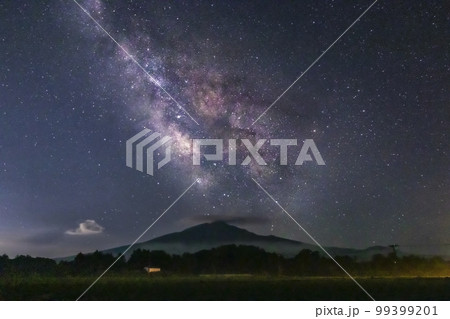 青森県 岩木山と天の川01 99399201