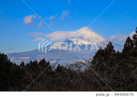 乙女峠からの富士山の風景 御殿場の街並みと富士山 乙女峠からの富士山の風景 御殿場の街並みと富士山 99400070