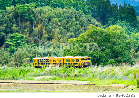 久大本線（豊後中川－天ケ瀬）　～田園地帯を行く或る列車～ 99402235
