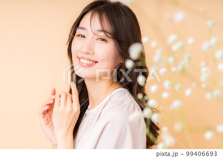 若い女性のビューティ 99406693