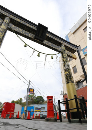 茨城　水戸　丸ポストのある風景（水戸東照宮） 99406979