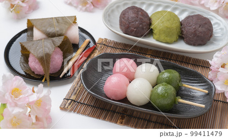 桜と和菓子|ぼたもち・三色団子(花見団子)・桜餅 春のお花見・お彼岸イメージ 桜と和菓子|ぼたもち・三色団子(花見団子)・桜餅 春のお花見・お彼岸イメージ 99411479