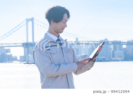 モバイルソリューションにより業務改善した企業イメージ 99412094