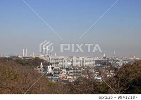 本牧山頂公園からの眺望　横浜ベイブリッジ方面 99412187