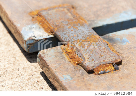 鉄板の溶接部 鉄板の溶接部 99412984