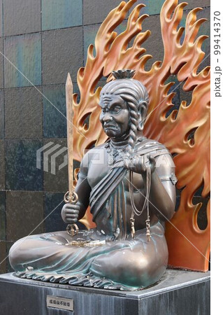 京阪シティモールの屋上にある「出会い不動」 99414370