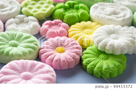 盆菓子たくさん 和菓子 らくがん お盆 蓮や菊のお供菓子 盆菓子たくさん 和菓子 らくがん お盆 蓮や菊のお供菓子 99415372