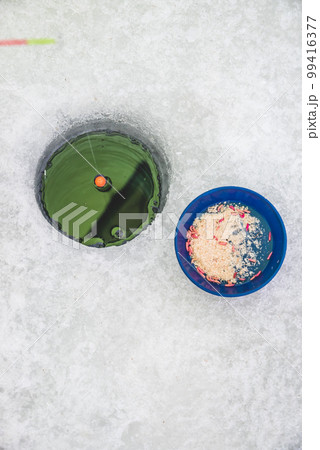 阿寒湖でのワカサギ釣り 阿寒湖でのワカサギ釣り 99416377