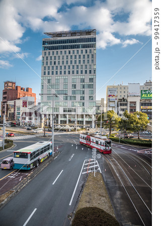 《愛知県》豊橋駅前の路面電車 《愛知県》豊橋駅前の路面電車 99417359